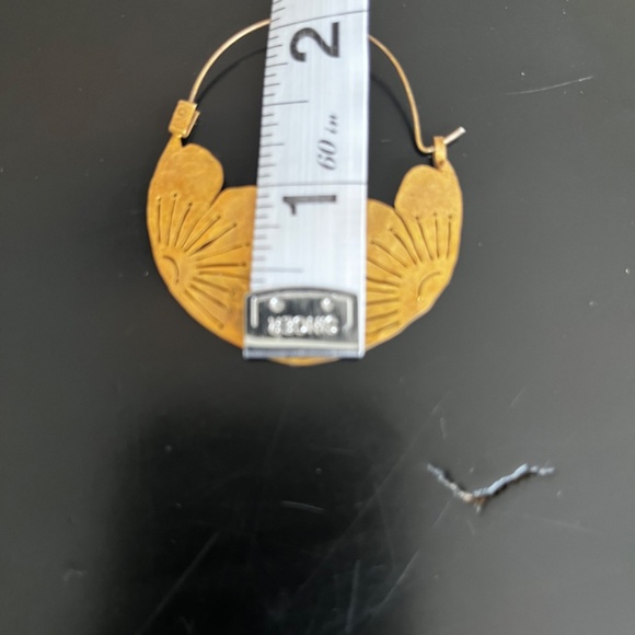 Gold/Brass Earrings - Picture 4 of 5